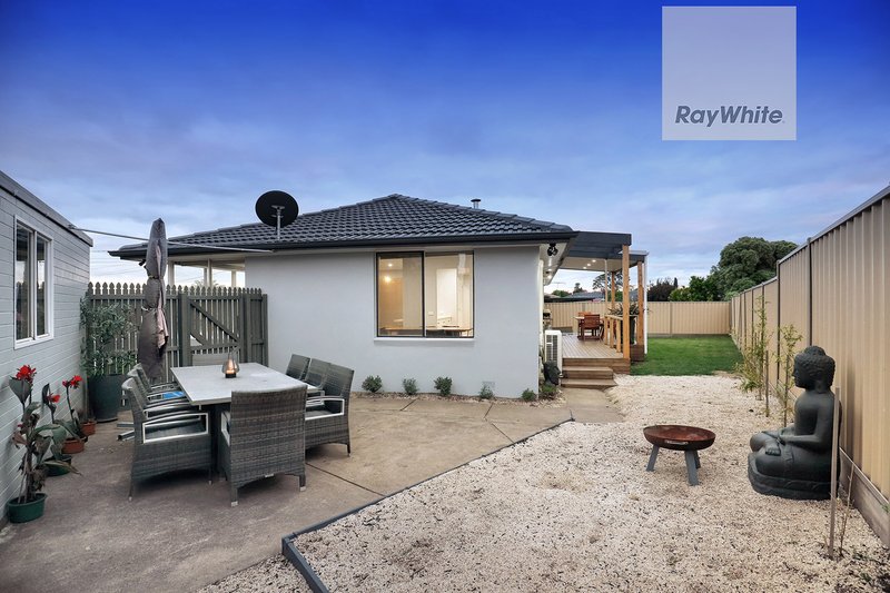 Photo - 14 Mayfair Close, Gladstone Park VIC 3043 - Image 18