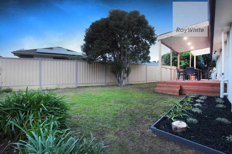 Photo - 14 Mayfair Close, Gladstone Park VIC 3043 - Image 16