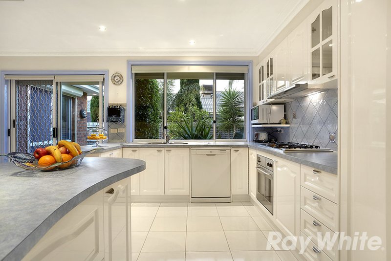 Photo - 14 Mayfair Close, Mulgrave VIC 3170 - Image 2