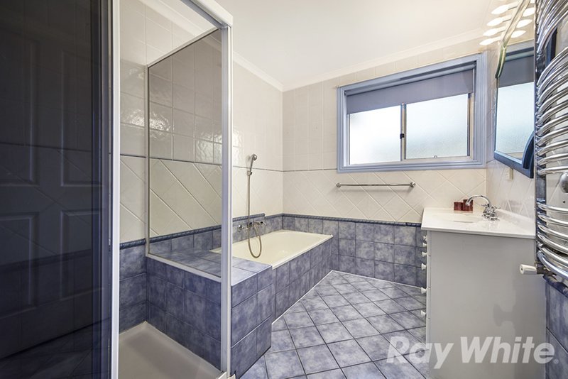 Photo - 14 Mayfair Close, Mulgrave VIC 3170 - Image 8