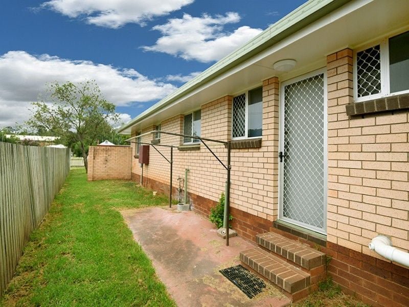 Photo - 1/4 Mcallister Court, East Toowoomba QLD 4350 - Image 8