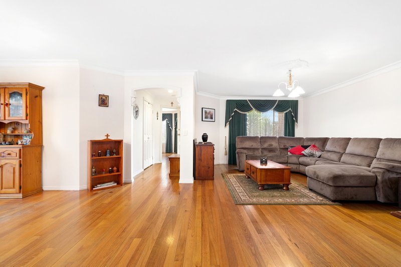 Photo - 14 Mccabe Drive, Epping VIC 3076 - Image 6