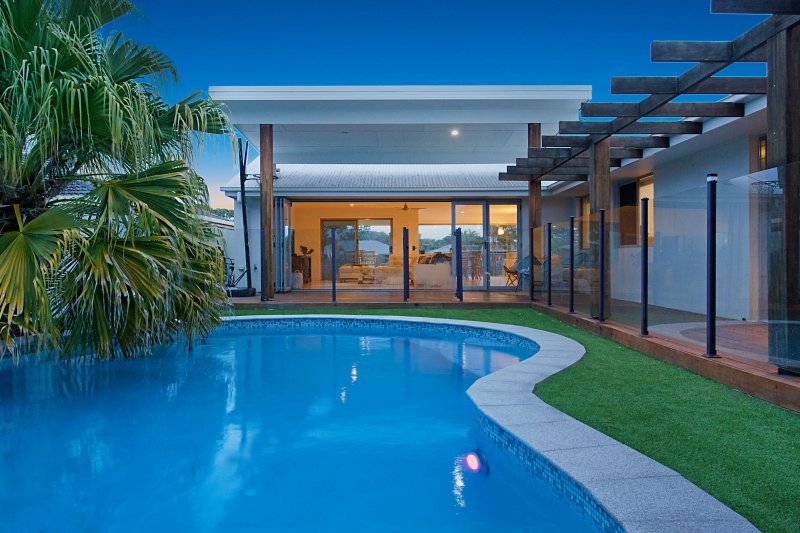 Photo - 14 Mcilwain Drive, Mermaid Waters QLD 4218 - Image 13