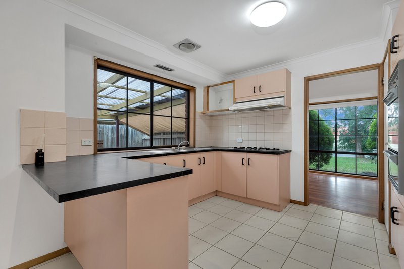 Photo - 14 Mcmurray Crescent, Hoppers Crossing VIC 3029 - Image 5