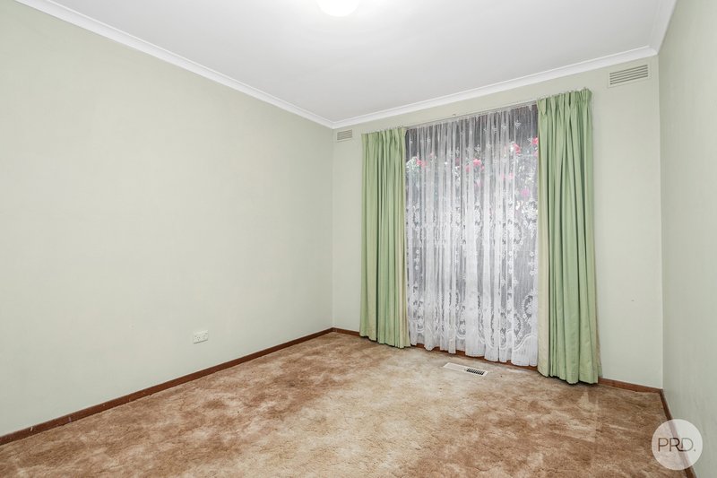 Photo - 14 Mcnulty Drive, Wendouree VIC 3355 - Image 8