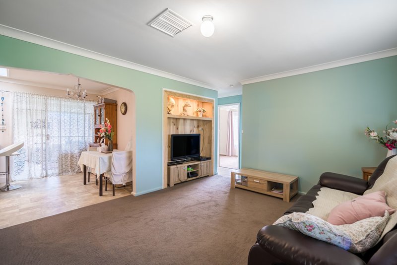 Photo - 14 Meadowbank Drive, Dubbo NSW 2830 - Image 2