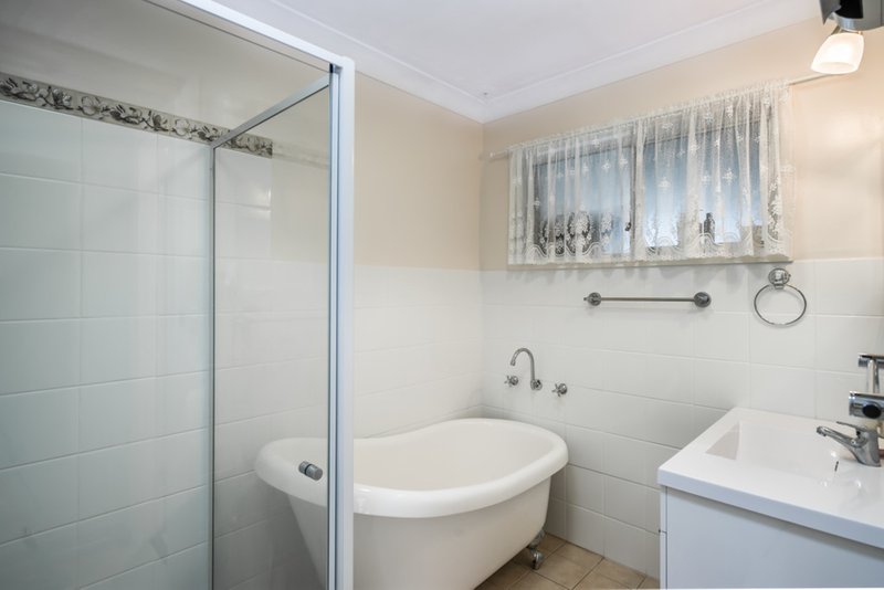 Photo - 14 Meadowbank Drive, Dubbo NSW 2830 - Image 6