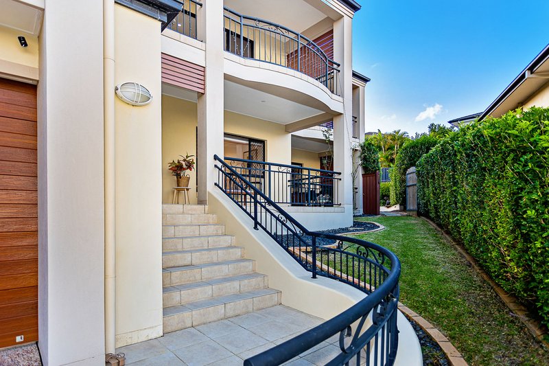 Photo - 14 Mercure Place, Highland Park QLD 4211 - Image 6