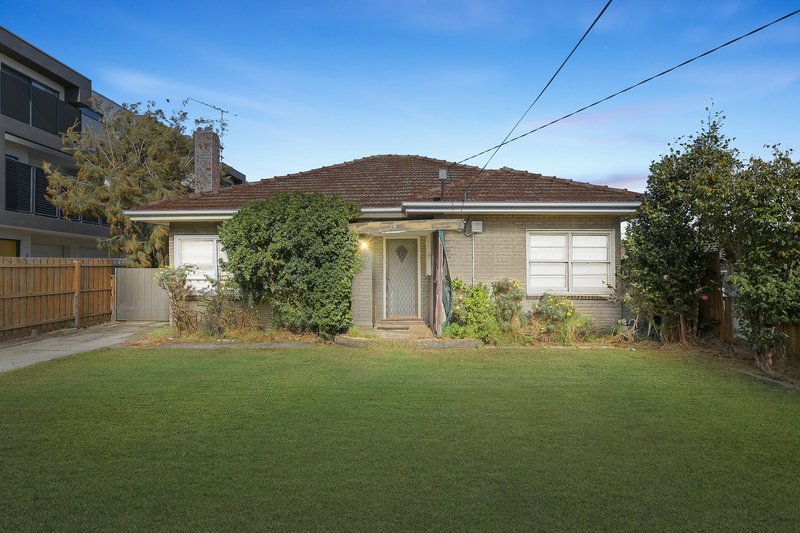 Photo - 14 Mereweather Avenue, Frankston VIC 3199 - Image 2