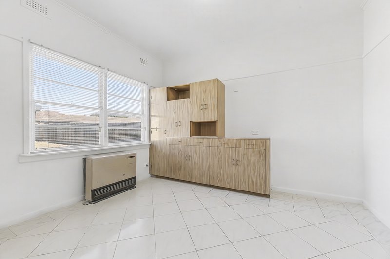 Photo - 14 Mereweather Avenue, Frankston VIC 3199 - Image 6