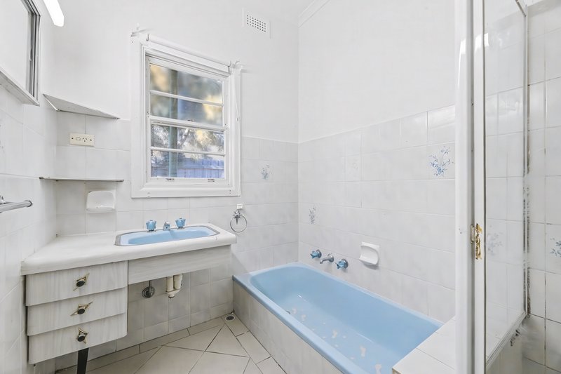 Photo - 14 Mereweather Avenue, Frankston VIC 3199 - Image 9