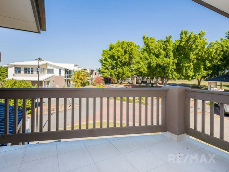 Photo - 1/4 Meridien Av , Varsity Lakes QLD 4227 - Image 3