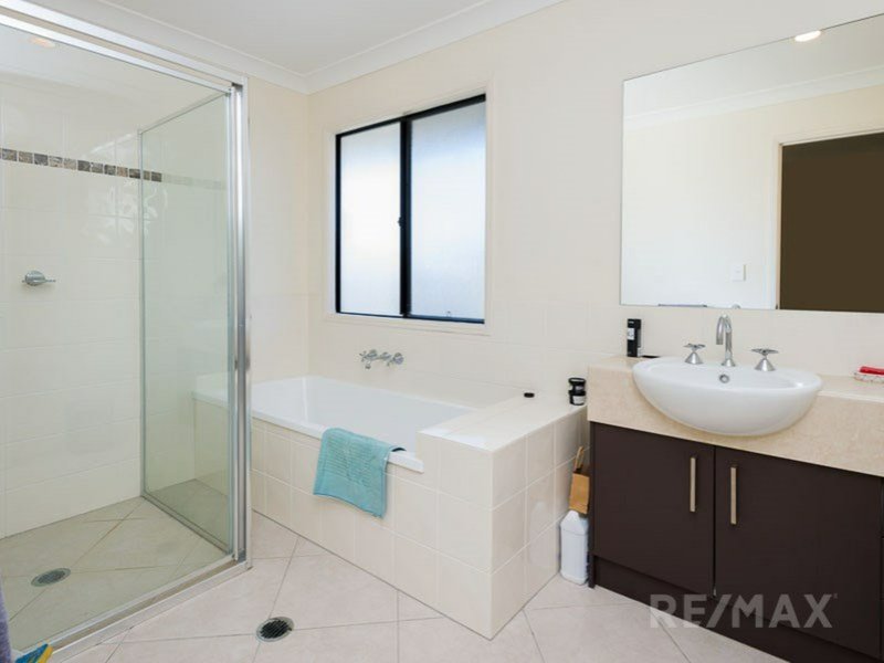 Photo - 1/4 Meridien Av , Varsity Lakes QLD 4227 - Image 8