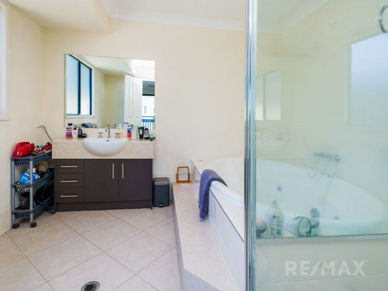 Photo - 1/4 Meridien Av , Varsity Lakes QLD 4227 - Image 12