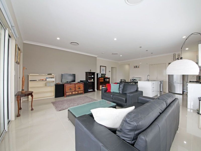 Photo - 14 Merion Crescent, North Lakes QLD 4509 - Image 5