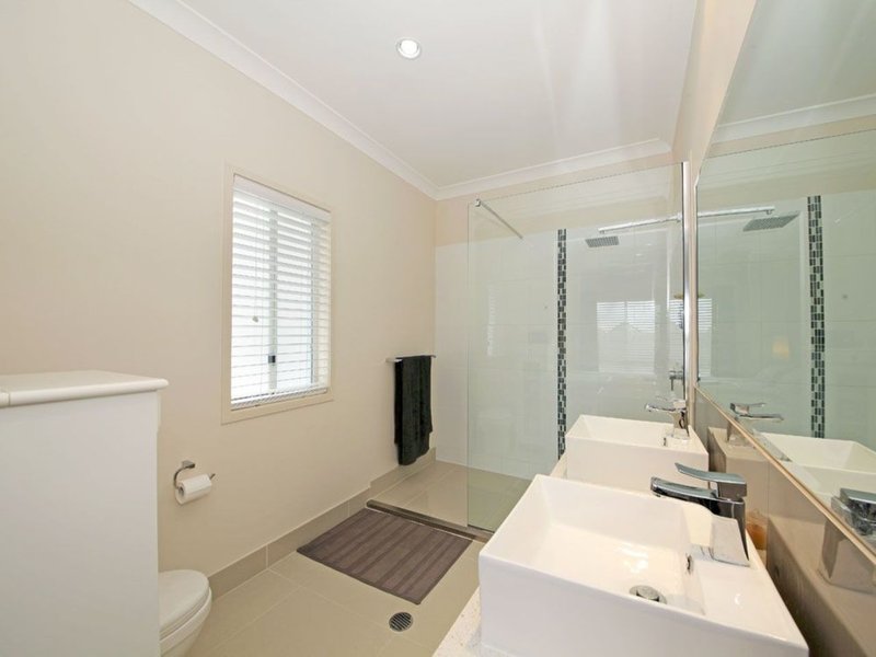 Photo - 14 Merion Crescent, North Lakes QLD 4509 - Image 9