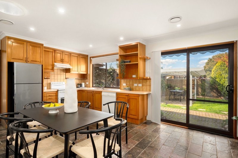Photo - 14 Messenger Street, Holt ACT 2615 - Image 6