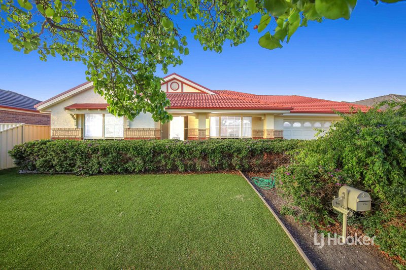 Photo - 14 Messina Crescent, Point Cook VIC 3030 - Image 2