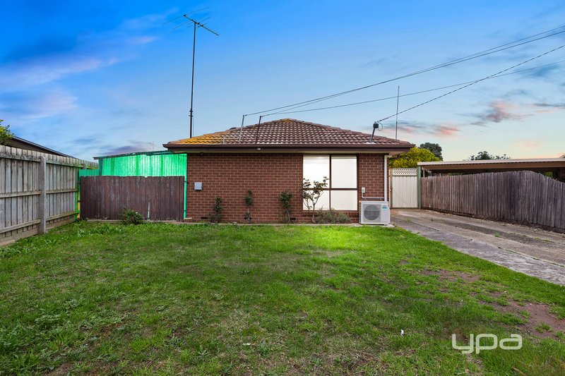 Photo - 14 Mica Court, Kings Park VIC 3021 - Image 2