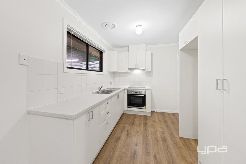 Photo - 14 Mica Court, Kings Park VIC 3021 - Image 6