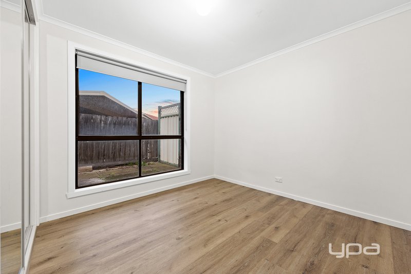 Photo - 14 Mica Court, Kings Park VIC 3021 - Image 8