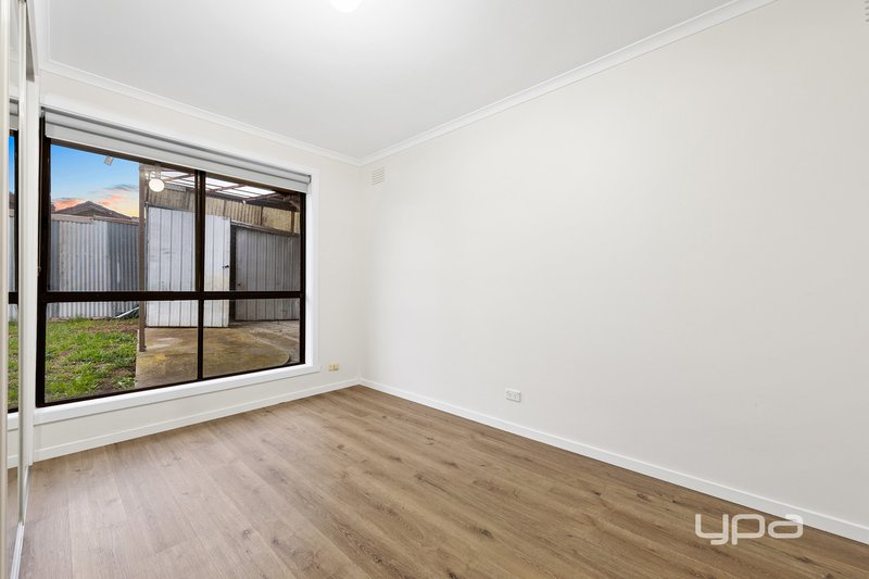Photo - 14 Mica Court, Kings Park VIC 3021 - Image 9