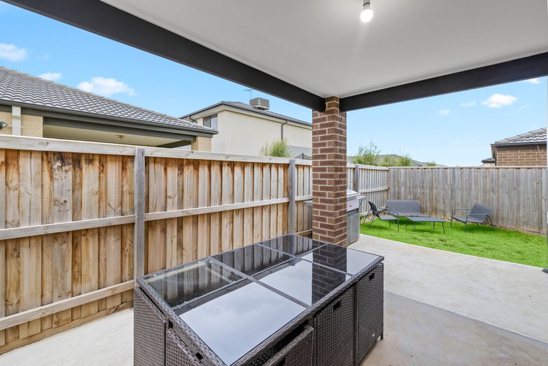 Photo - 14 Midland Grove, Werribee VIC 3030 - Image 18