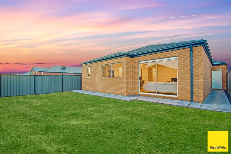 Photo - 14 Millennium Road, Craigieburn VIC 3064 - Image 17