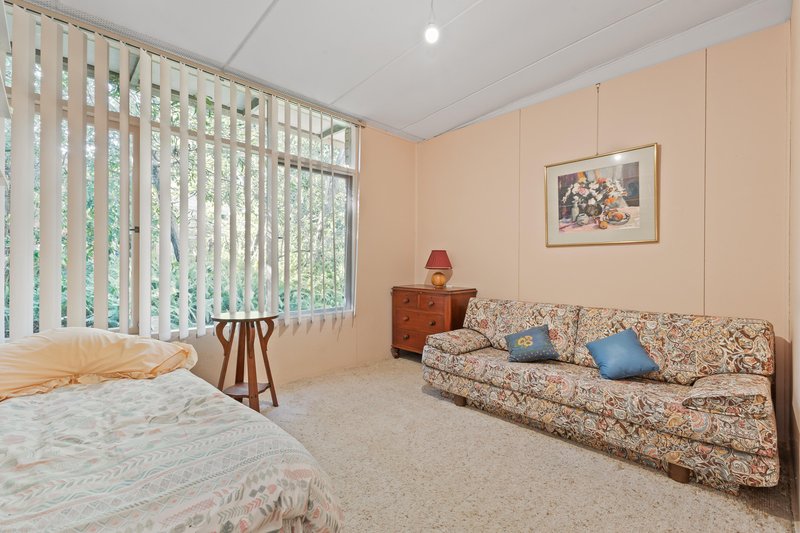 Photo - 14 Miller Crescent, Mount Waverley VIC 3149 - Image 5