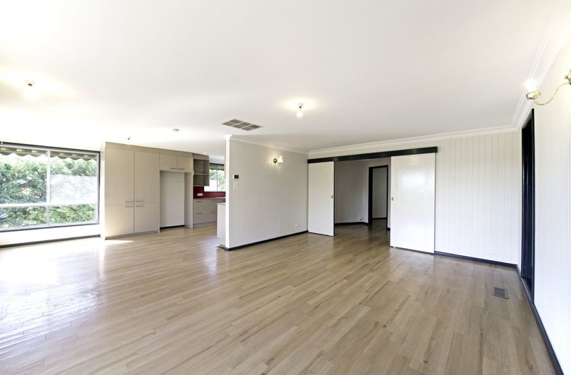 Photo - 14 Millhouse Crescent, Higgins ACT 2615 - Image 6