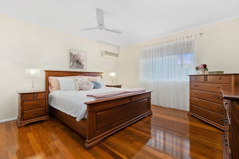 Photo - 14 Mingaletta Crescent, Ferny Hills QLD 4055 - Image 8