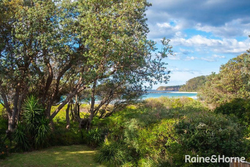 Photo - 14 Mitchell Parade, Mollymook Beach NSW 2539 - Image 4