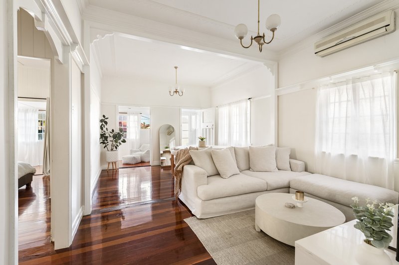 Photo - 14 Mitchell Street, Kedron QLD 4031 - Image 2