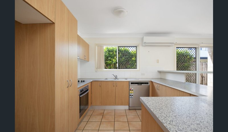 Photo - 1/4 Molucca Avenue, Palm Beach QLD 4221 - Image 4