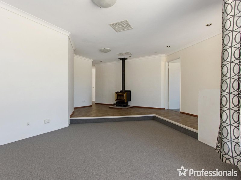 Photo - 14 Mornington Boulevard, Waikiki WA 6169 - Image 3