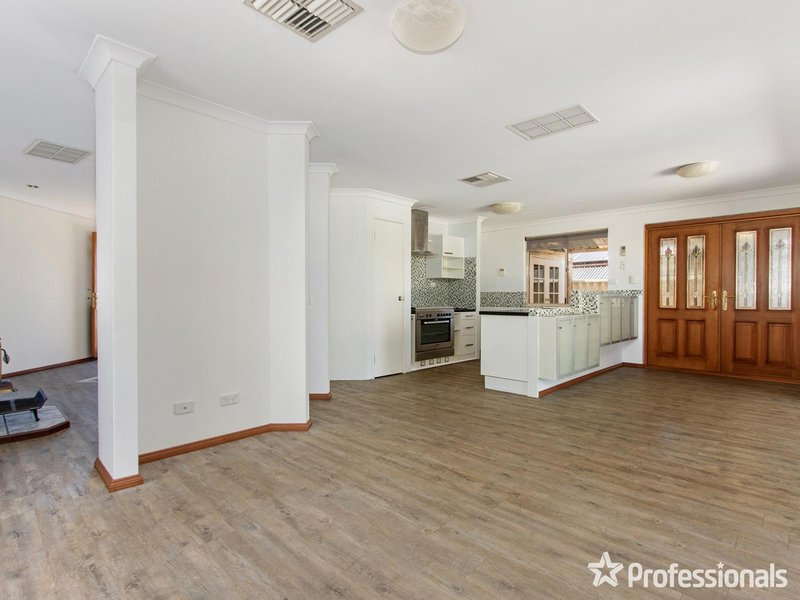 Photo - 14 Mornington Boulevard, Waikiki WA 6169 - Image 4