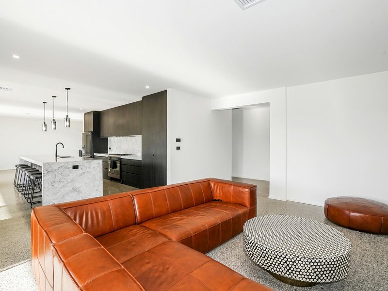 Photo - 14 Morrissey Place, Horsley Park NSW 2175 - Image 3