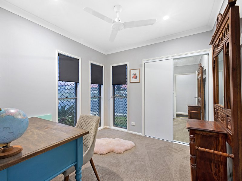 Photo - 14 Morwell Street, South Ripley QLD 4306 - Image 15