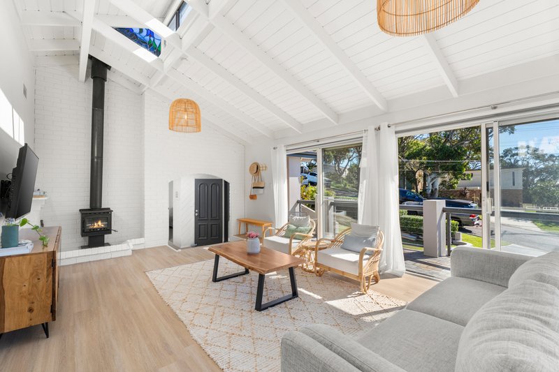 Photo - 14 Mossman Avenue, Bateau Bay NSW 2261 - Image 5