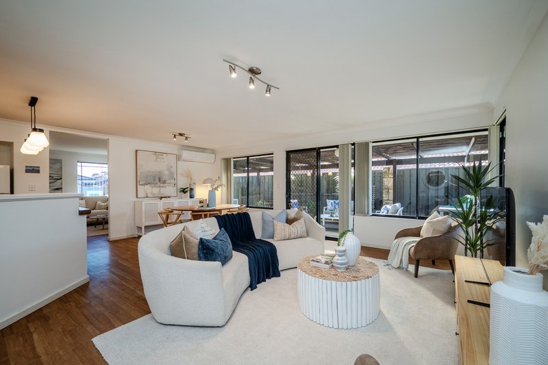 Photo - 14 Mulgrave Loop, Mindarie WA 6030 - Image 1