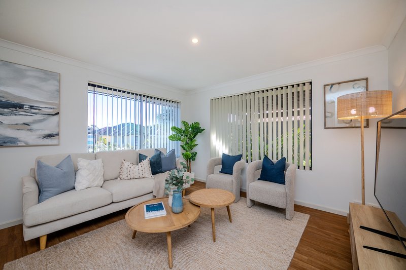 Photo - 14 Mulgrave Loop, Mindarie WA 6030 - Image 4
