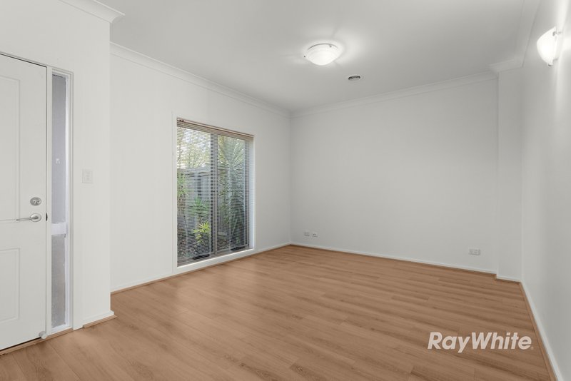 Photo - 14 Mulsanne Lane, Bentleigh East VIC 3165 - Image 4