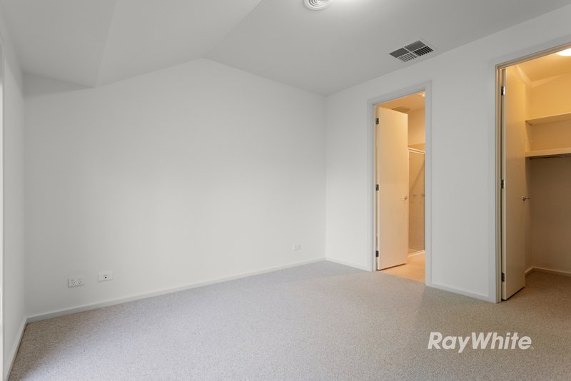 Photo - 14 Mulsanne Lane, Bentleigh East VIC 3165 - Image 5
