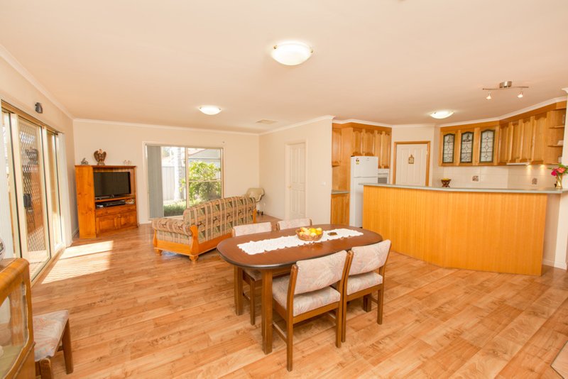 Photo - 14 Muscat Court, Mildura VIC 3500 - Image 4