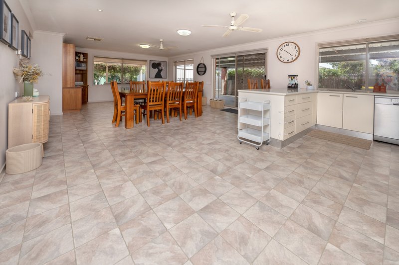 Photo - 14 Naretha Street, Swan Hill VIC 3585 - Image 7