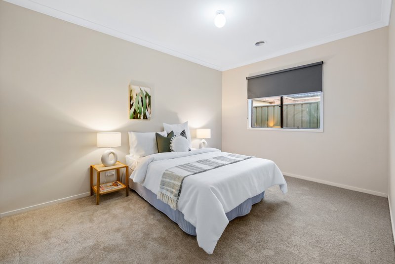 Photo - 14 Narmara Mews, Wyndham Vale VIC 3024 - Image 14