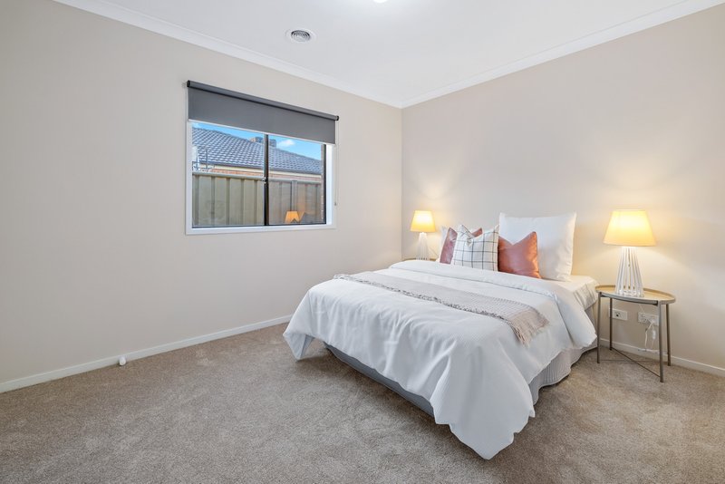 Photo - 14 Narmara Mews, Wyndham Vale VIC 3024 - Image 15