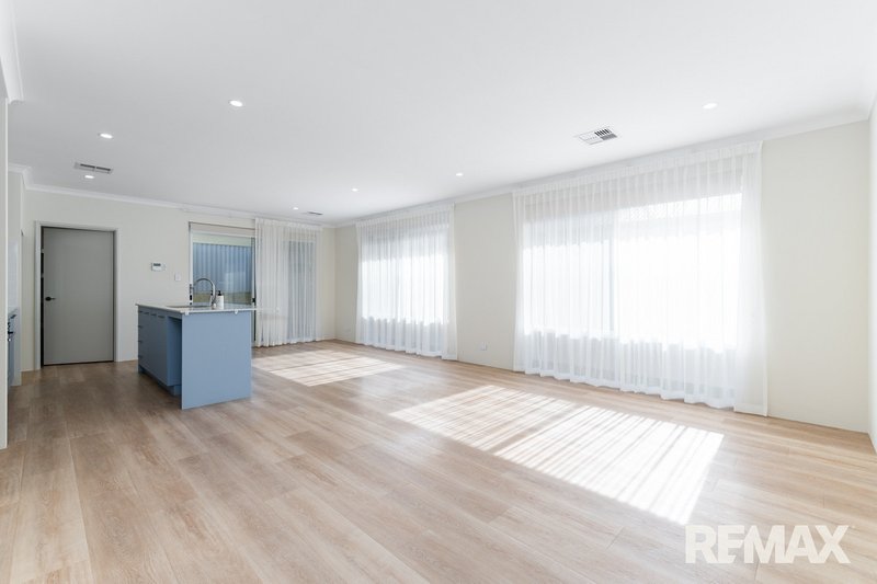 Photo - 14 Nasturtium Road, Sinagra WA 6065 - Image 2
