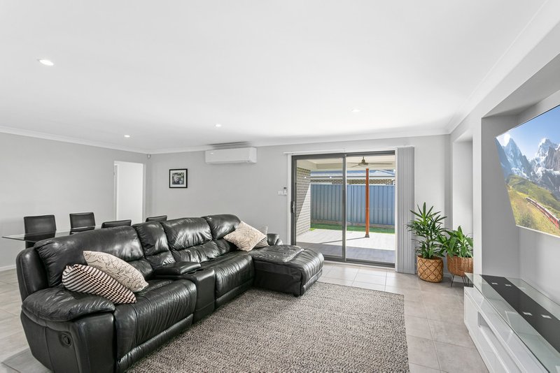 Photo - 14 Nattai Crescent, Albion Park NSW 2527 - Image 3