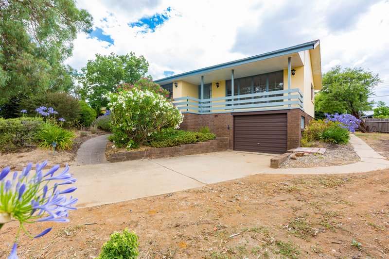 Photo - 14 Nepean Place, Macquarie ACT 2614 - Image 2